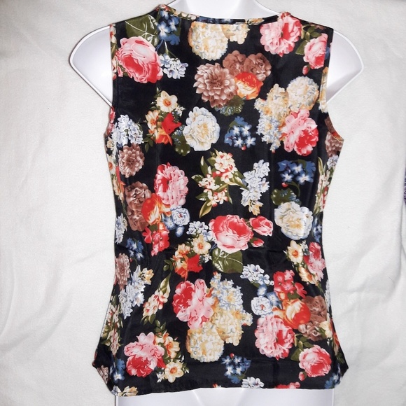 Black Beautiful Multi-Color Floral Print Tank Top - Picture 6 of 7